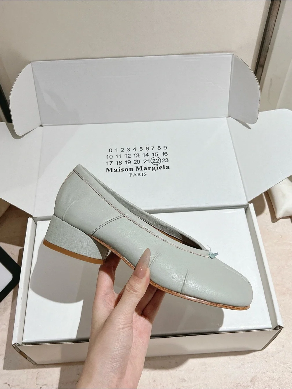 Maison Martin Margiela Women's Split-Toe Leather Flats in Light Gray